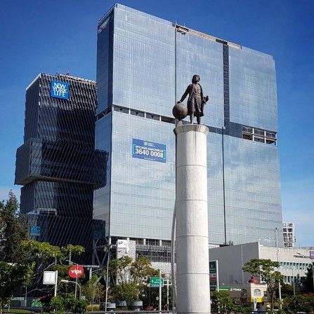 Ediﬁcio Oﬁcinas y Comercios	Américas	1254